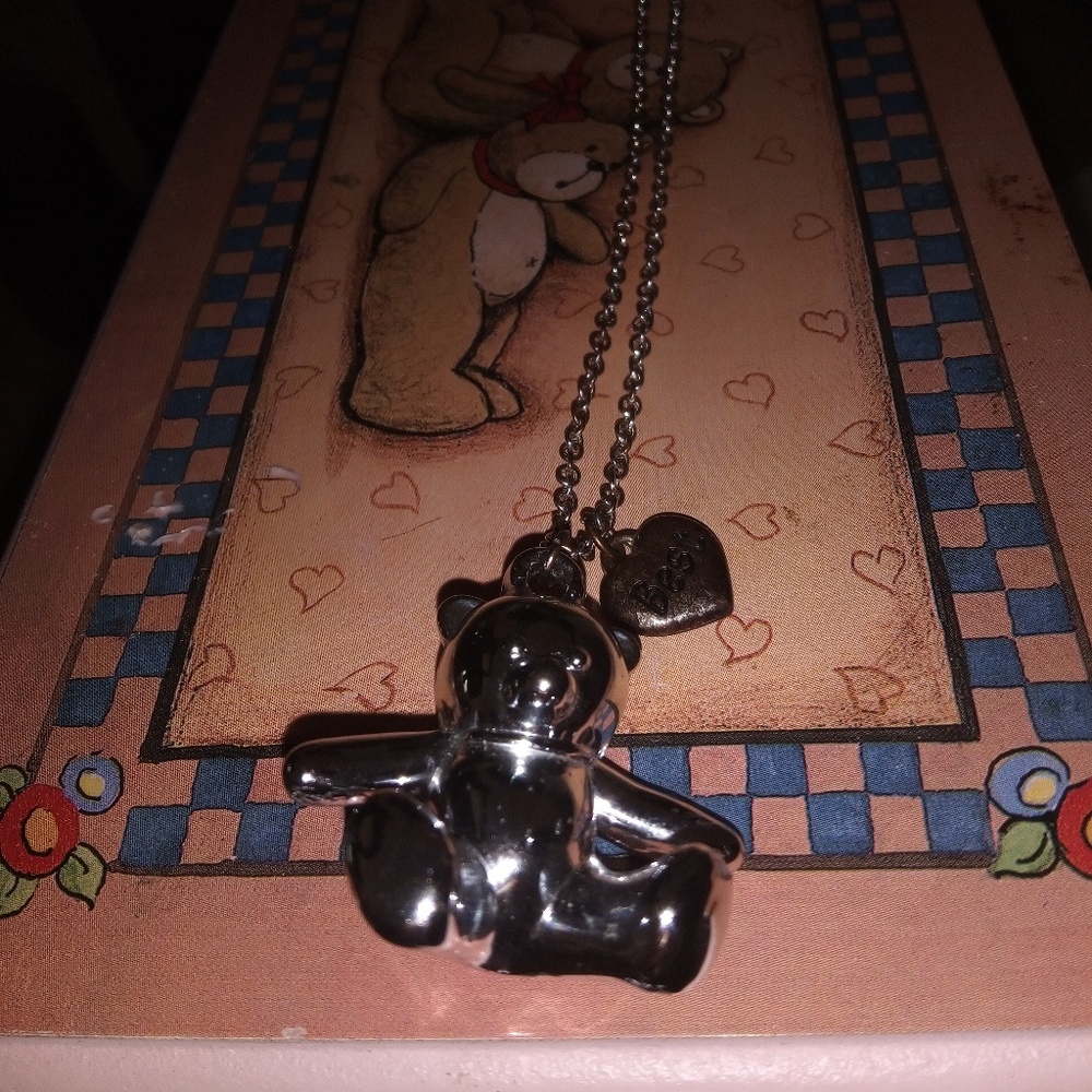Teddy bear necklace